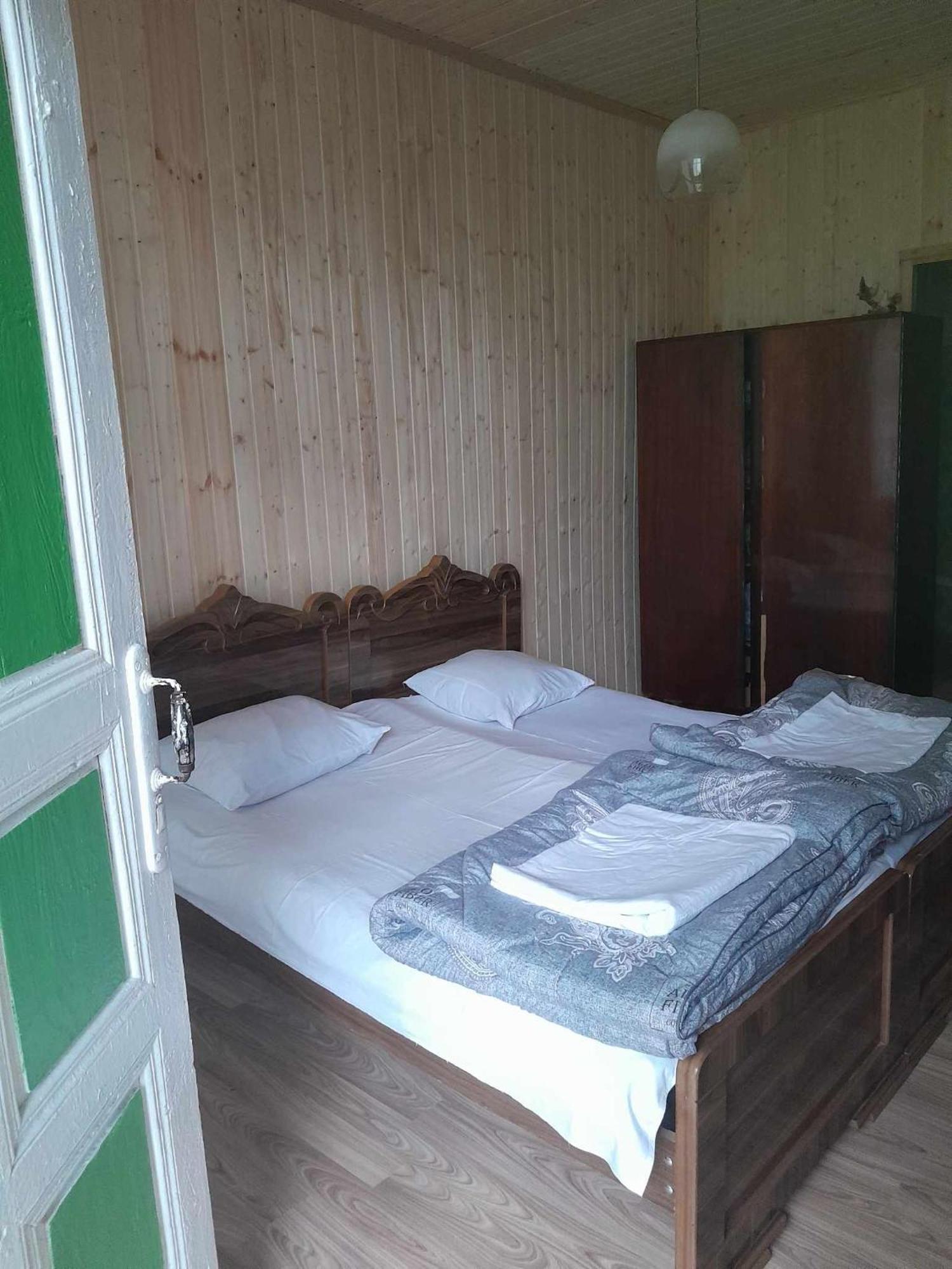 Guest House Guliada Gordi ภายนอก รูปภาพ